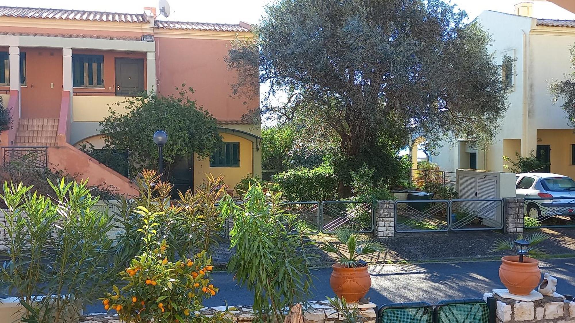 Adi'S Apartment On The Beach Barbati Bagian luar foto